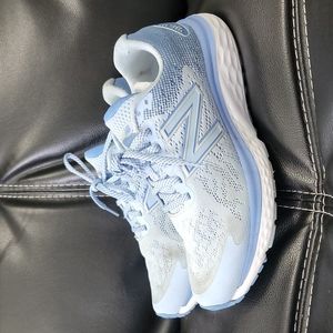 Used Blue 7.5 New Balance Sneakers